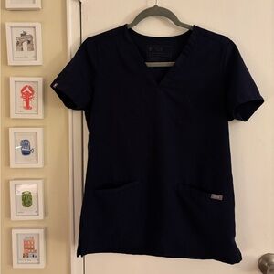 FIGS Women’s V-Neck Scrub Top in Navy 2 pocket